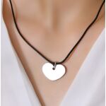 Gravírozható nemesacél medál -  szív alakú - viaszolt kötélen-Valentin napra ajánljuk!