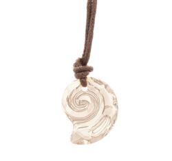 Sea Snail pendant - Swarovski medál bőrkötélen- Golden Shadow - borostyán