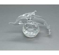 "Nagy ugrás" - apró kristálydelfin