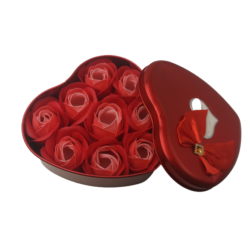 Színes szappanrózsák szív alakú, fémből készült díszdobozban - piros 