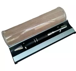 HUGO - Swarovski kristályos toll - szálhúzott fekete