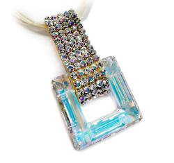 Swarovski krsitályos csiszolt kocka nyakék